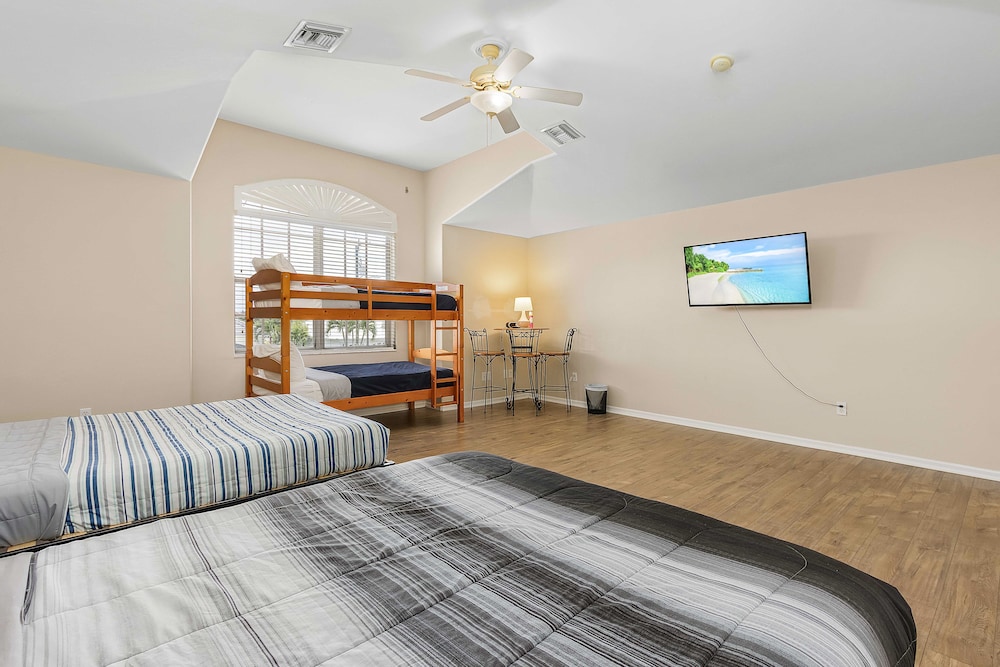 Spacious Canalfront Oasis w/ Pool Hot Tub! - Property Image 22