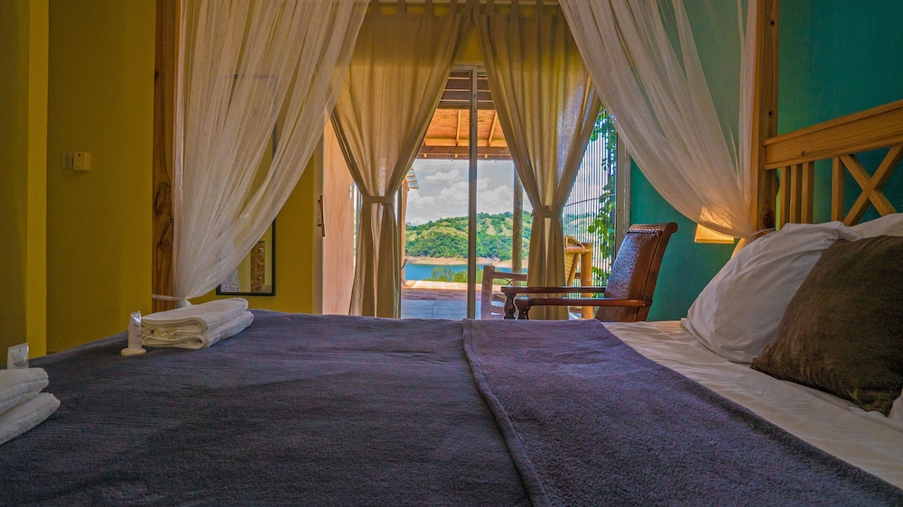 Villas del Lago Lake Resort & Campground