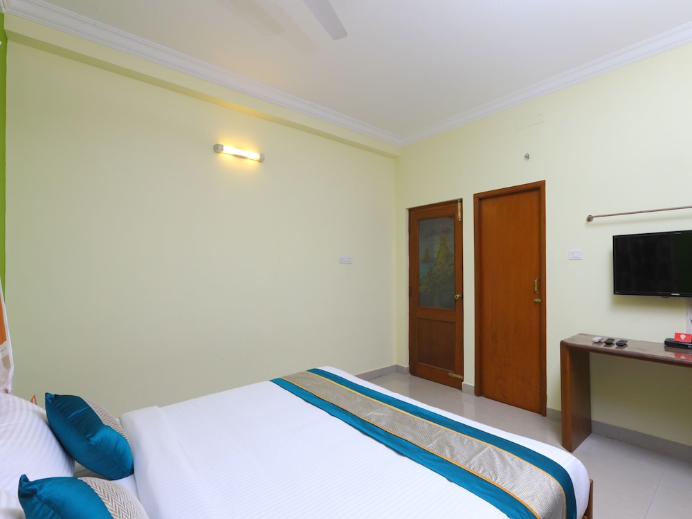 OYO 14091 Surabhi House Stays and Resorts