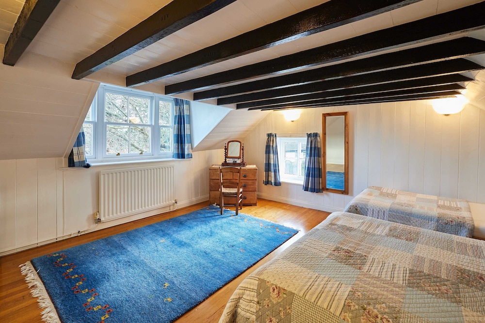 Host Stay Newton Cottage