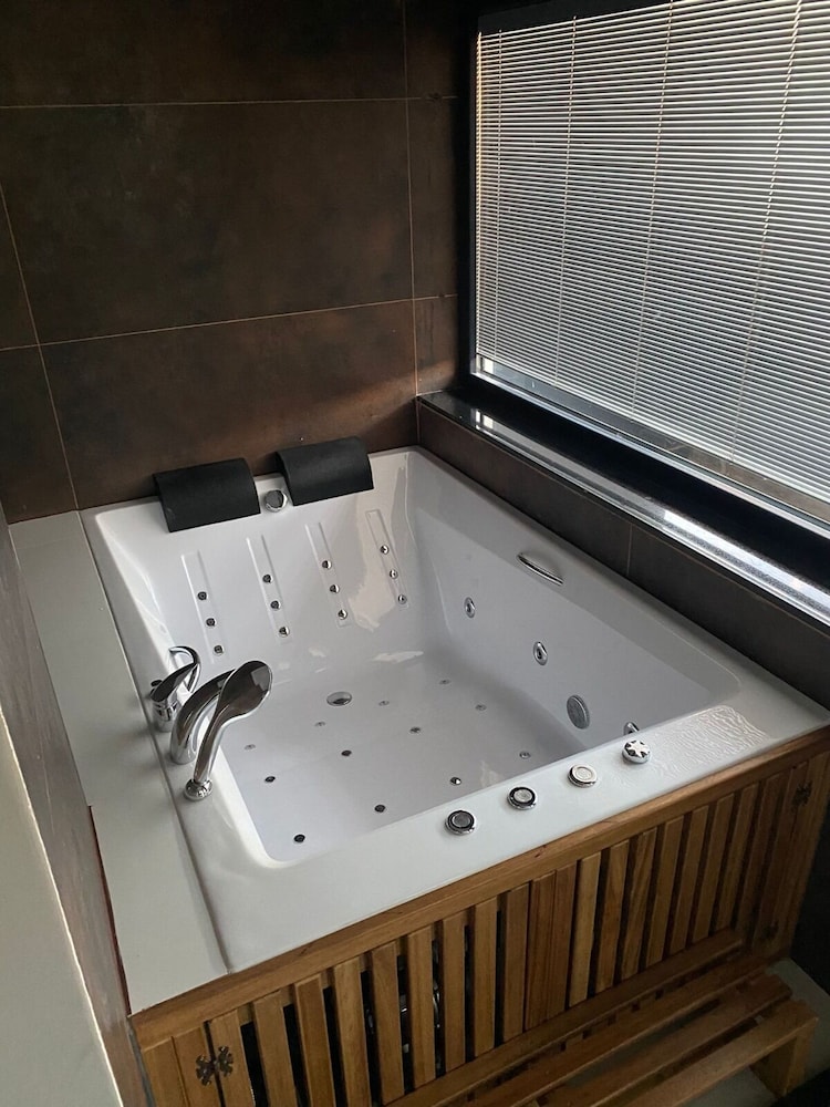 216 Ruby Süit - Image 21