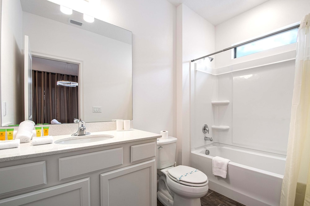 Themed Kids' Rooms, Pool & Game Loft Near Disney