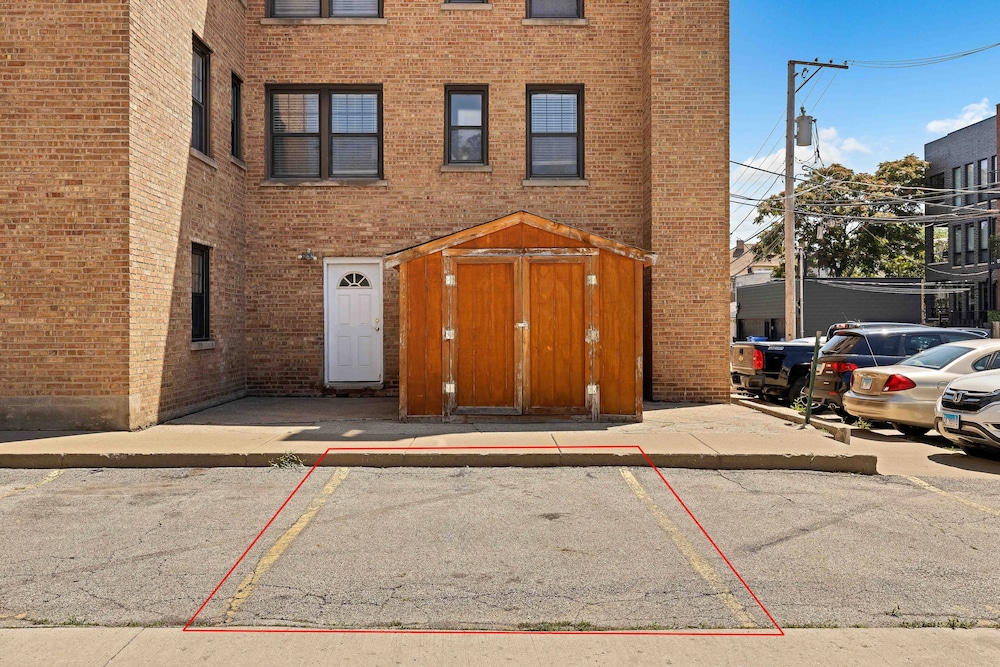 Modern Comfort 2 Bd Condo in Iconic Lincoln Square by AllSet Turnover view 3