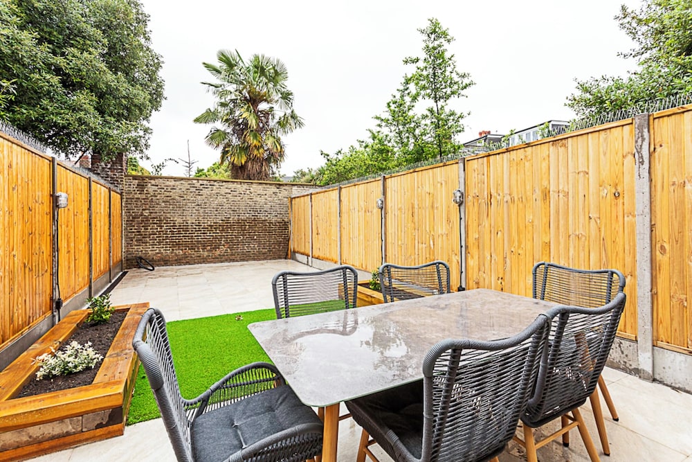 outdoor bbq area
