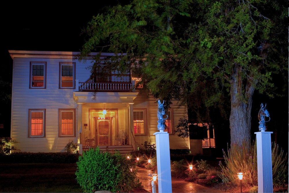 Bybee's Historic Inn
