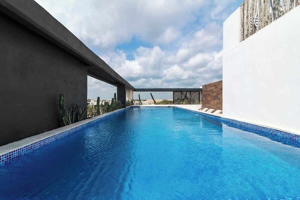 Best Private Pool/1 Full BR/ 2sofabeds/amenities