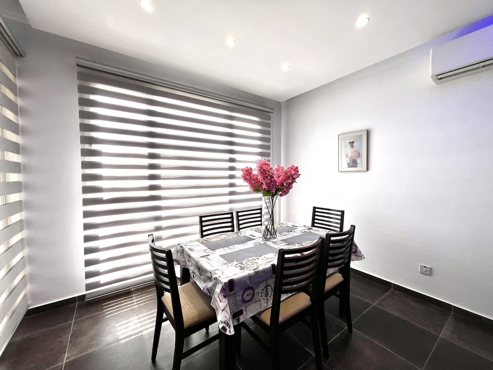 02 LIM - Stay Neo Coast Apartment