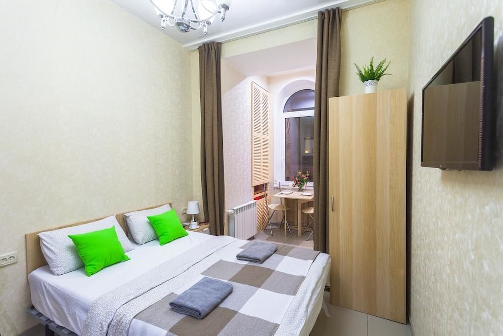 PastelApartments on Goncharnaya view 3