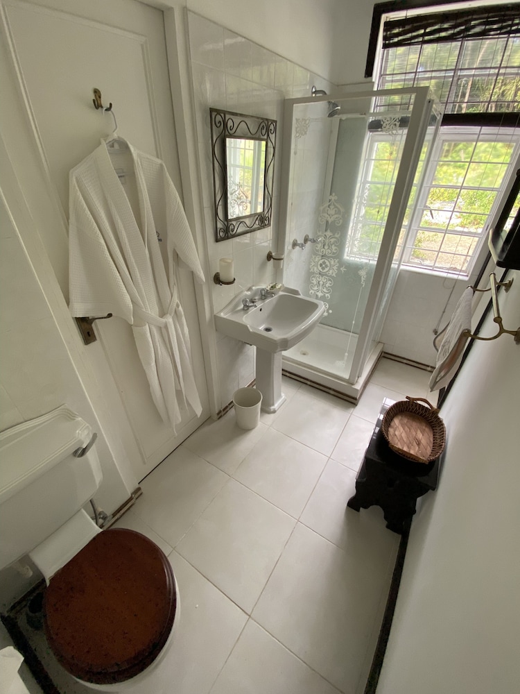 Barbados Chi Guest House