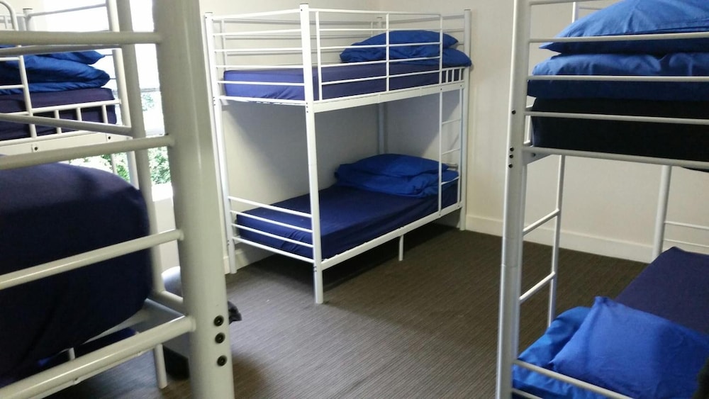 Summer House Backpackers