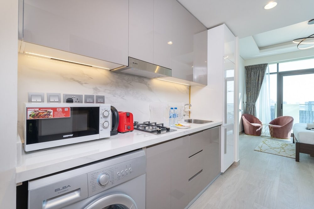 Wonderful Studio Apartment With Balcony at Farhad Azizi