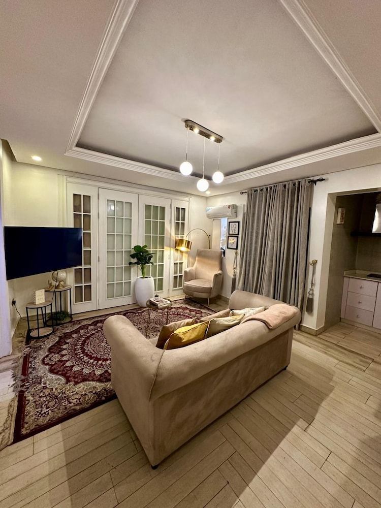 EXTACODE APARTMENT