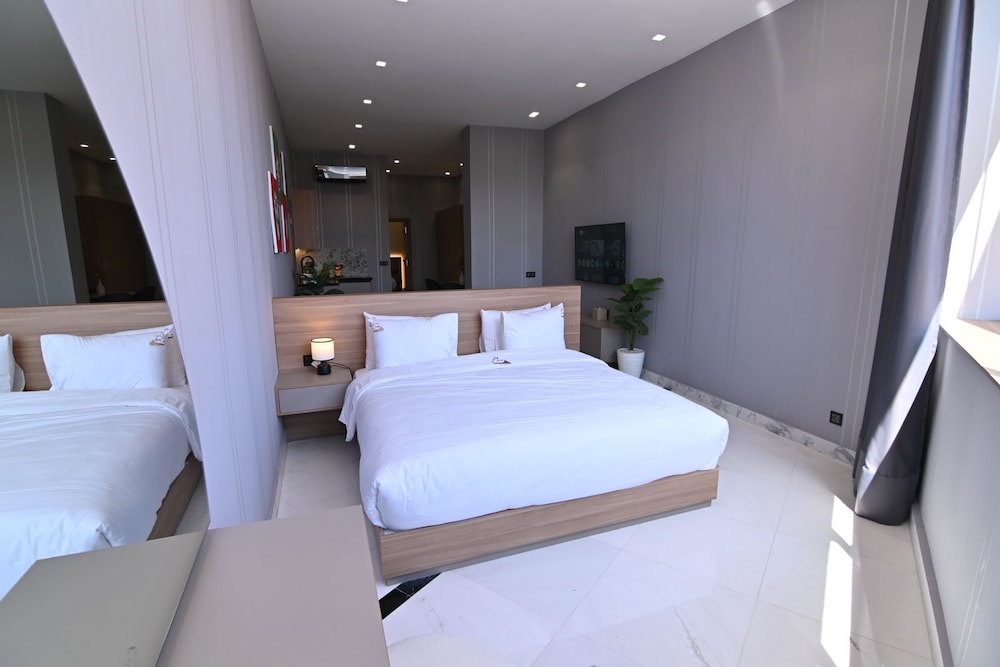 La villa luxury suites