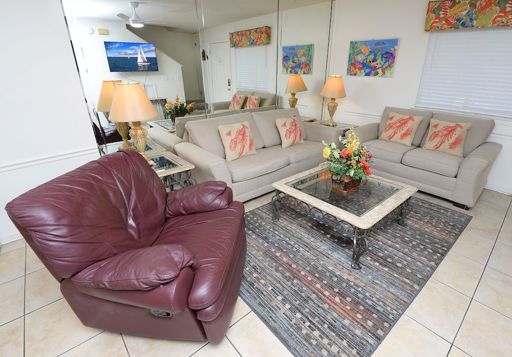 133 West Leslie Lane 2 Bedroom Townhouse