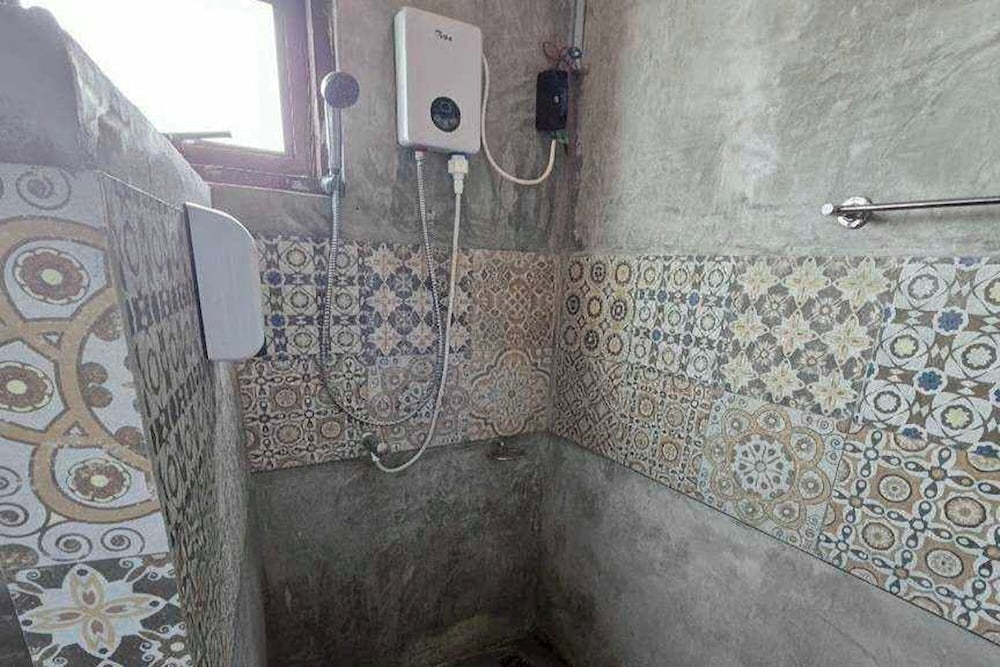 Sukhum Huai Khwang Guest House