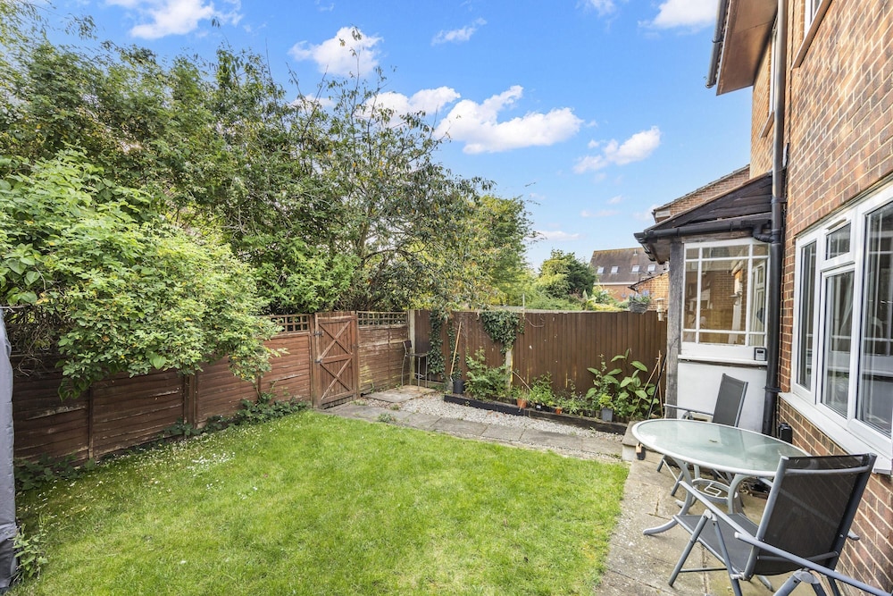 Secret Garden House With Free Parking By My Getaways