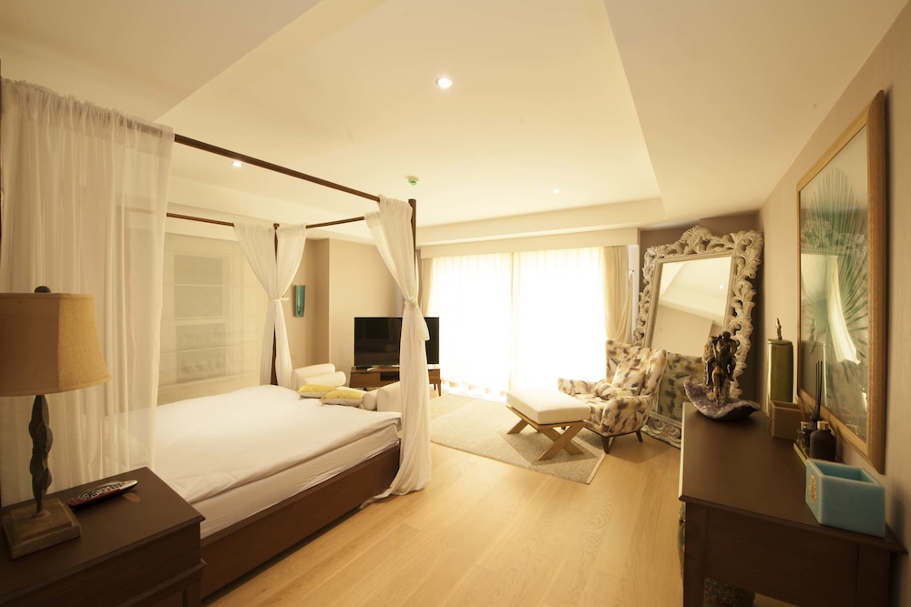 Vhillas Private Luxury Villa Regnum view 2