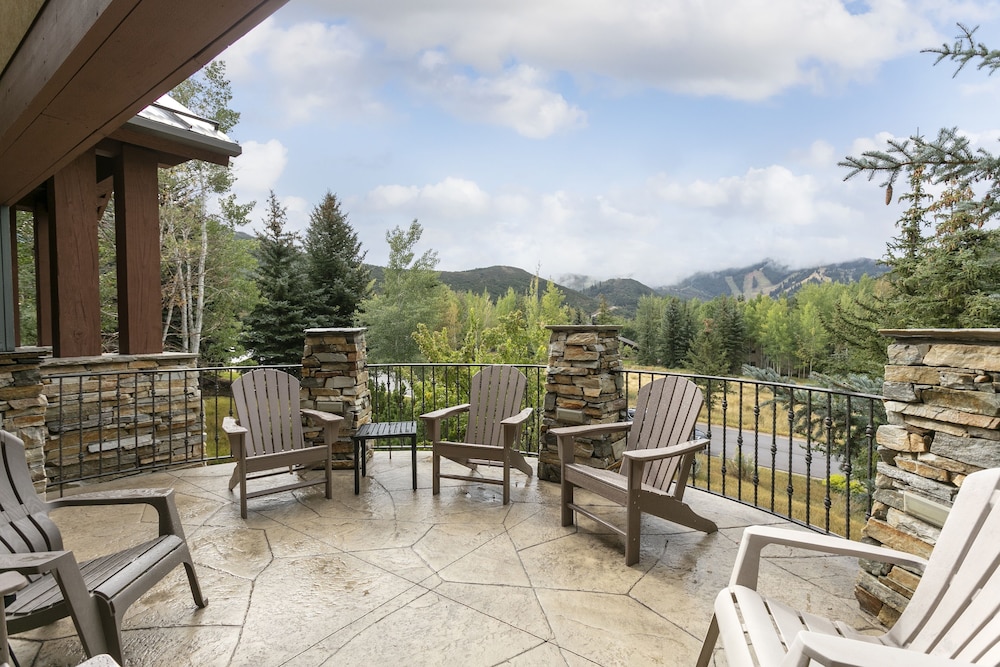 Upper Telemark Drive Home at Deer Valley Resort - 7 Bedroom Home with Hot Tub #2960 7 Home