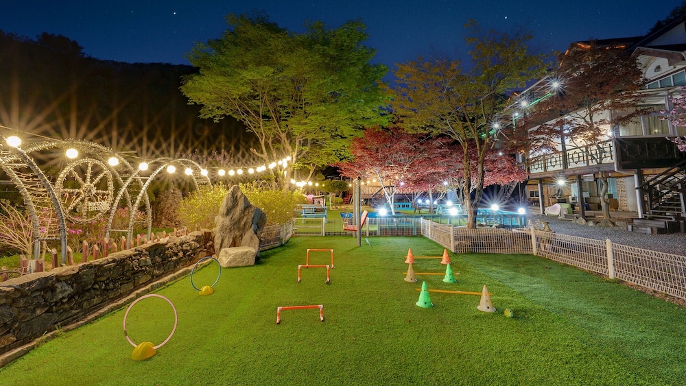 Gapeong Eoneunal Spa Pet Pension