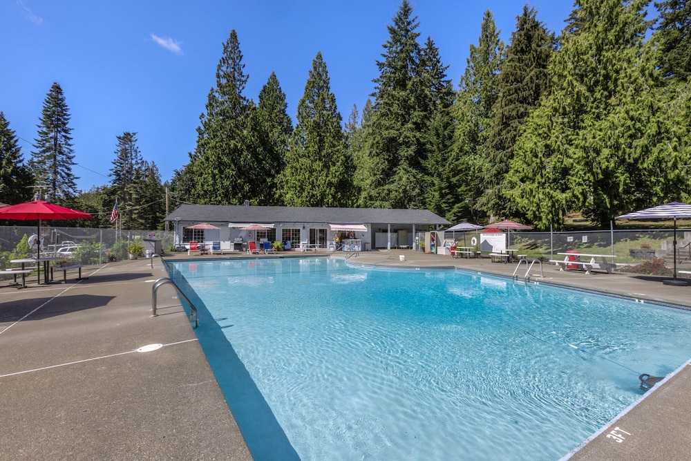 Captain s Retreat in Shelton