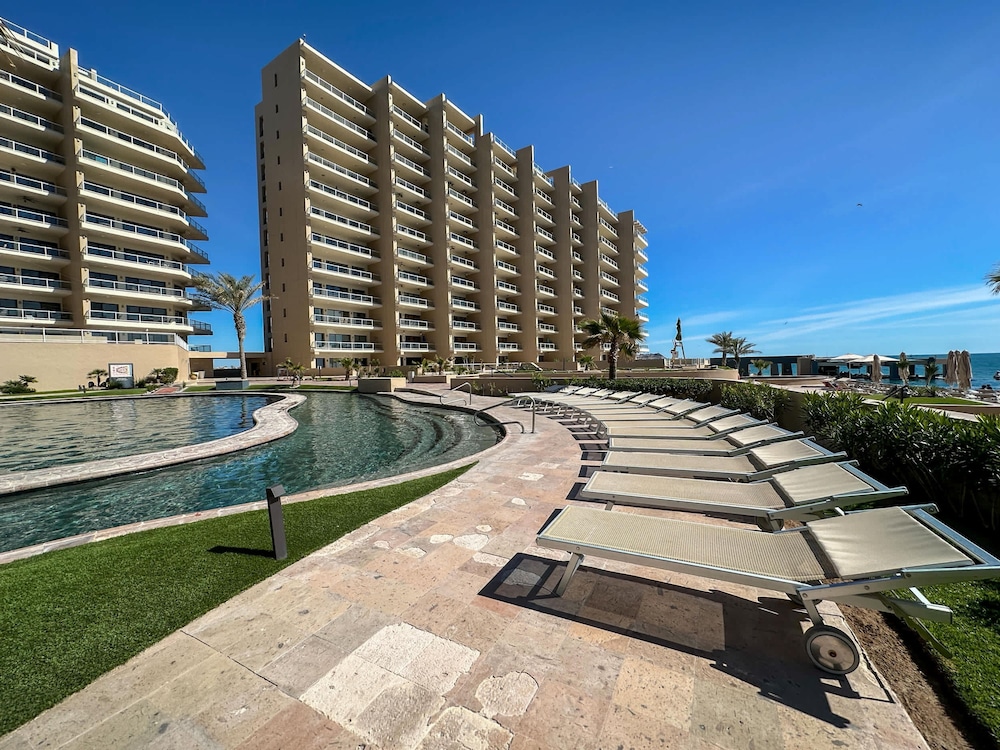 Oceanfront Vibes Iconic Beachside Getaway