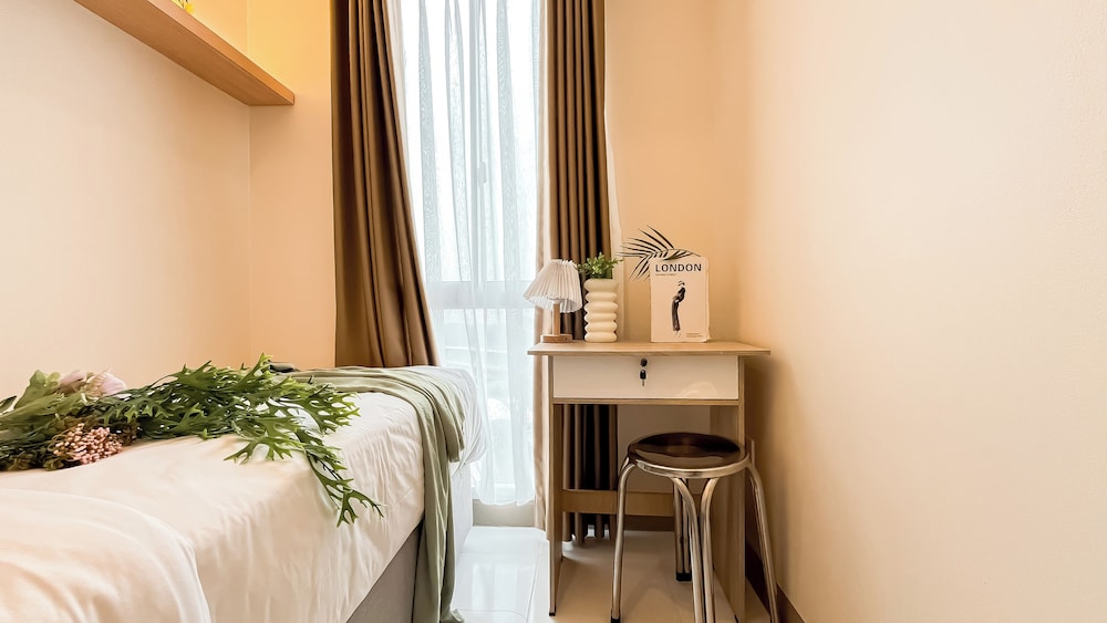 White Toned Style 2Br Tokyo Riverside Pik 2 Apartment