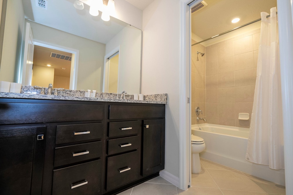 Luxury Private Pool Themed Rooms Close to Disney 1282