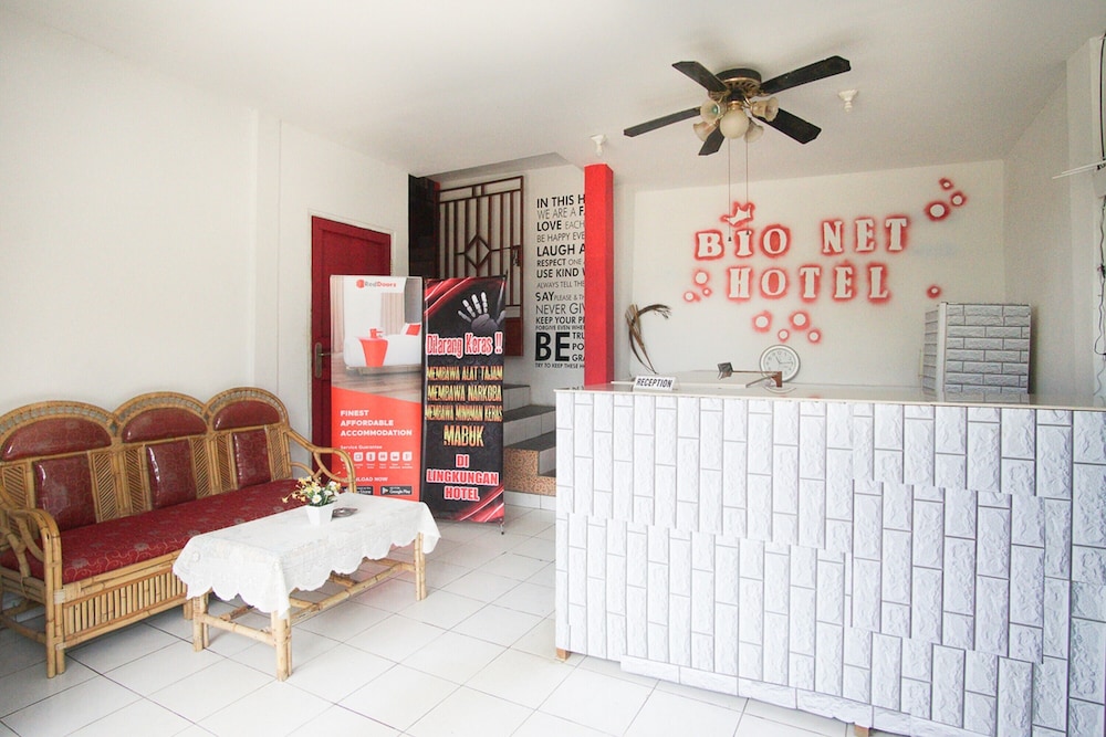 RedDoorz near Mall Abepura view 4