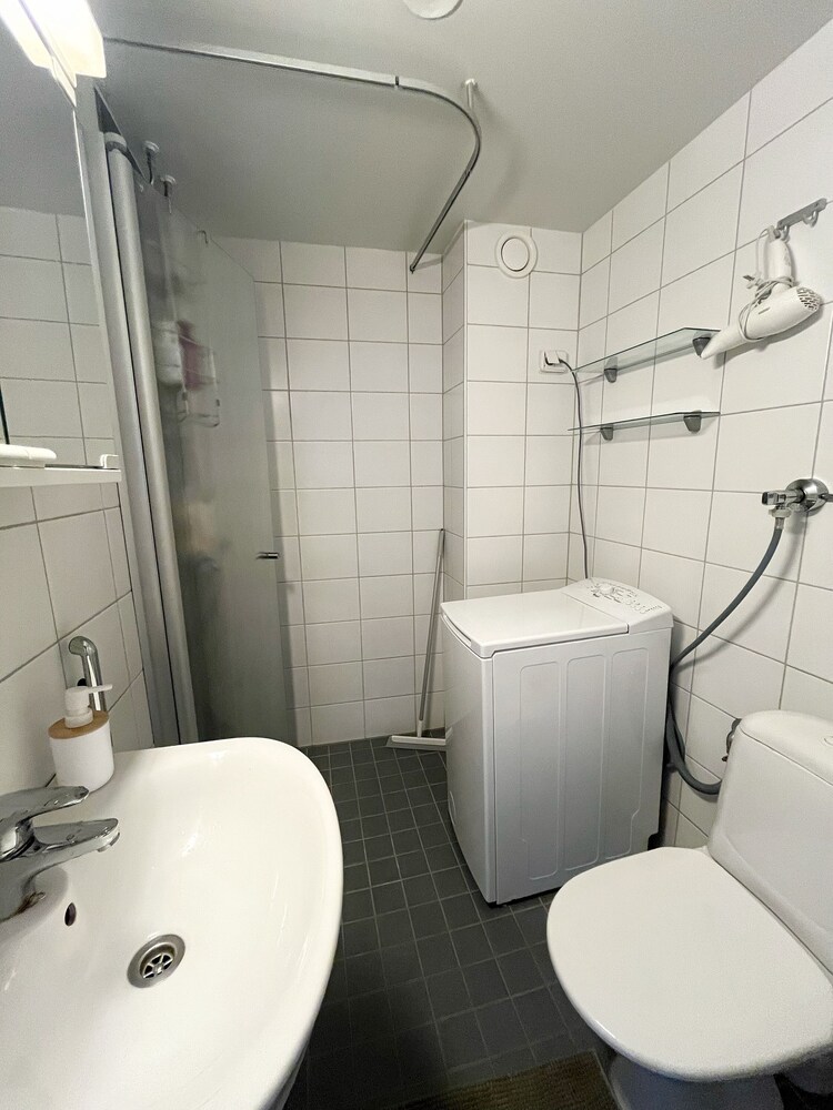 Bright 1BR Apartment next to the Beach