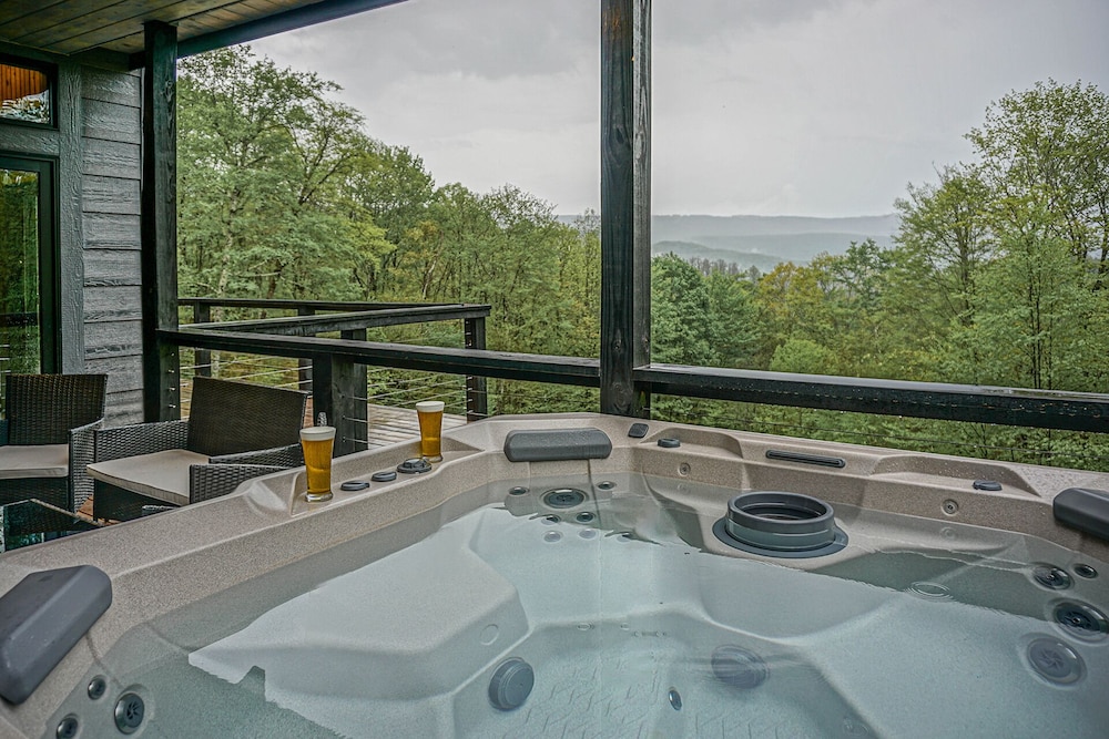 5 Br: Cupp Runneth Over - Luxurious Retreat Nestled 9.7 Miles From Snowshoe
