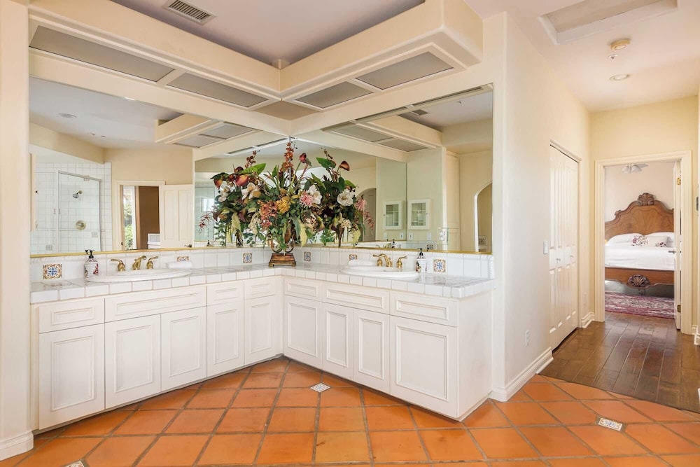 Private Estate w/ Pool, Hot Tub & Fire Pit Near Encinitas The Ranch by Avantstay