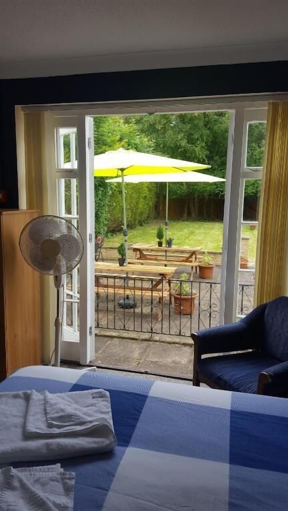 Gatwick Castle B&B