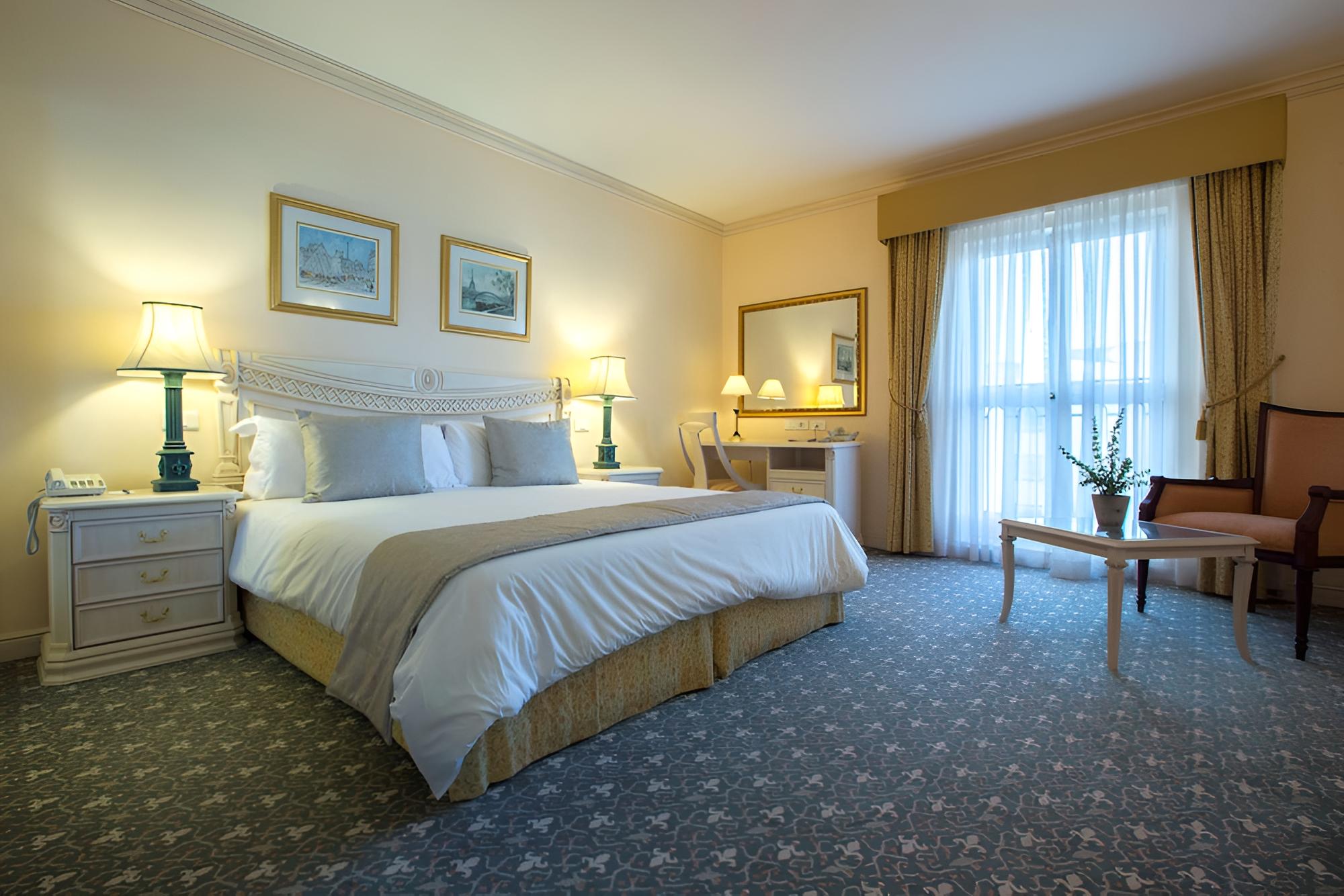 Radisson Blu Le Vendome Hotel view 4