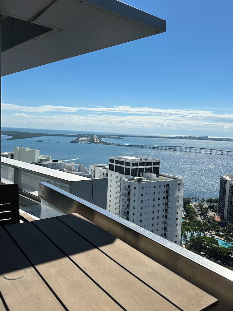 Brickell Sea View 2BR Free Parking by Palermo Home
