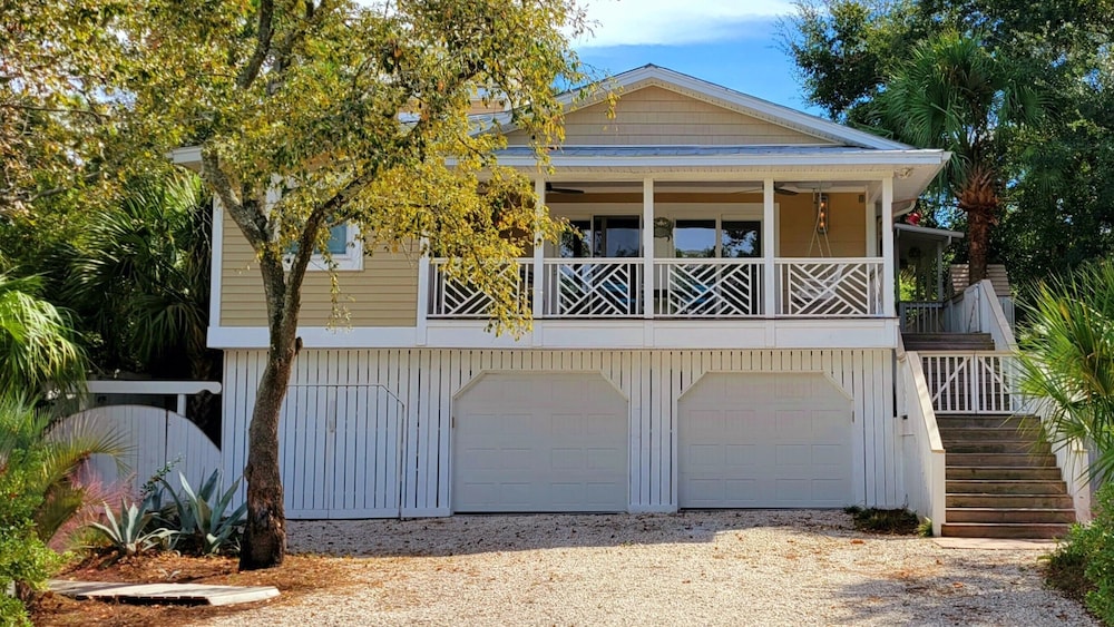1004 2nd Avenue by Tybee Vacation Rentals