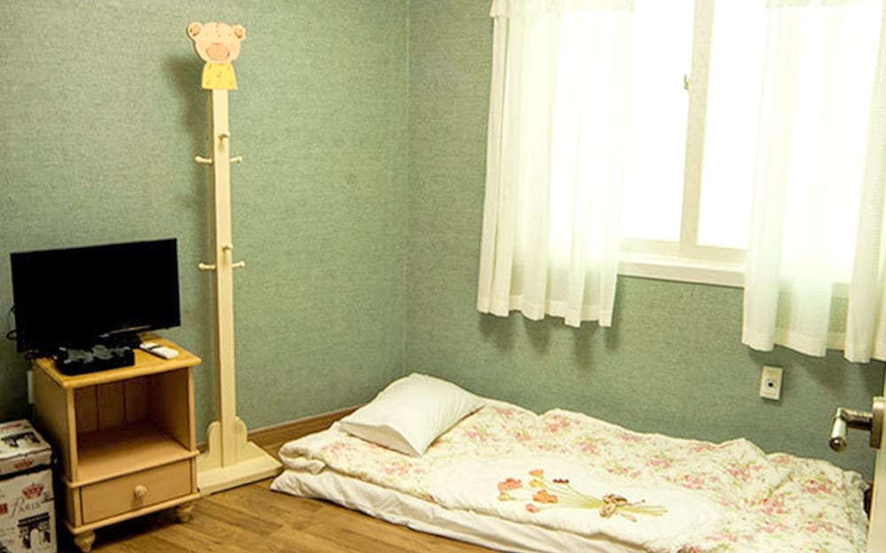 Tongyeong Semiee Guest House view 3