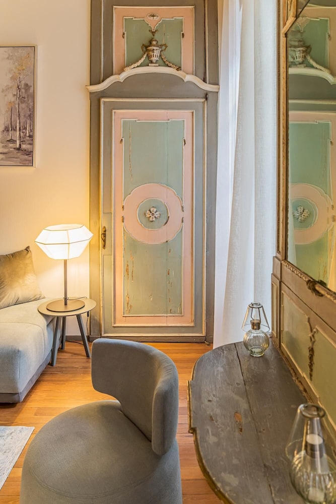 Rovelli 41 in Como With 2 Bedrooms and 3 Bathrooms
