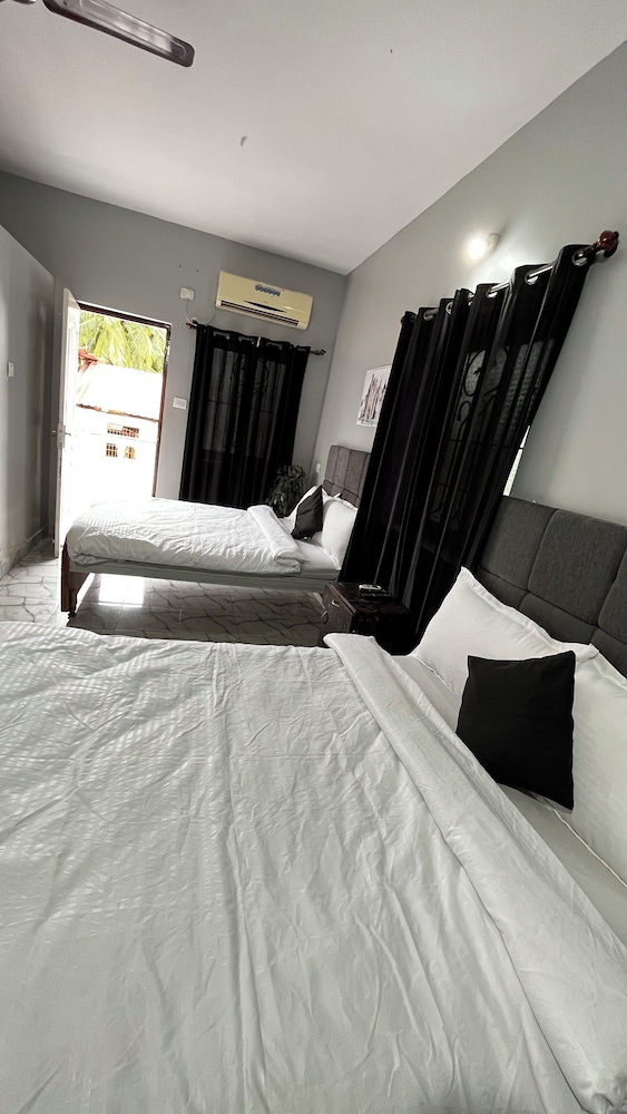 Casa Almeida Guest House