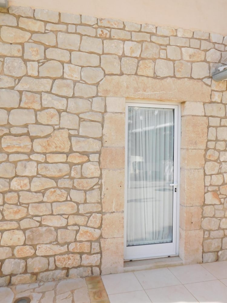 Alimede Ecodimora