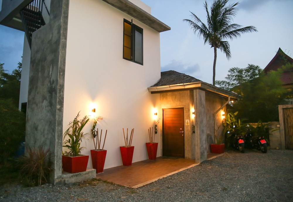 Charu Bay Villas
