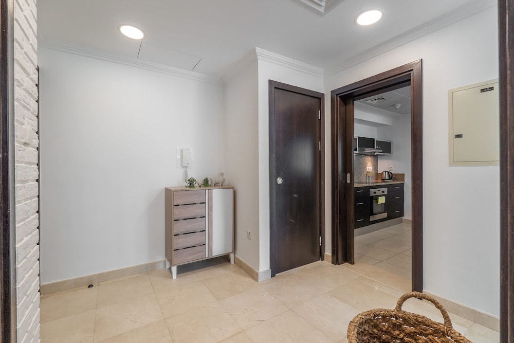 Elegant 1-bedroom Apartment for 4 in Dubai Marina