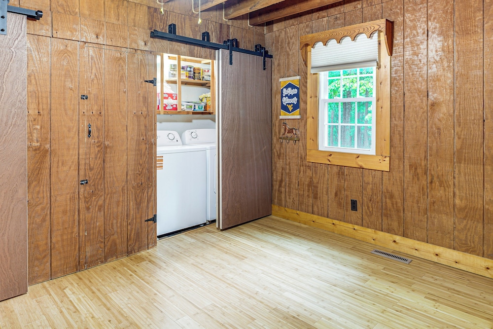 Secluded Lodge Stay: Day Trip to Audra State Park!