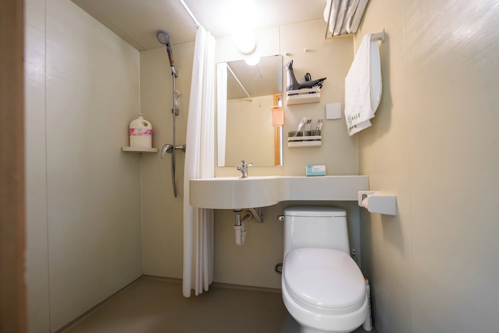 Shanghai Hills & Wanye Prime Stay