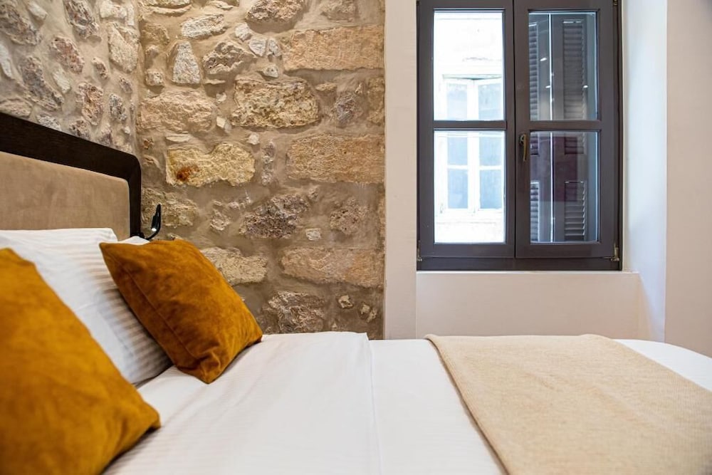 Epitome Suites