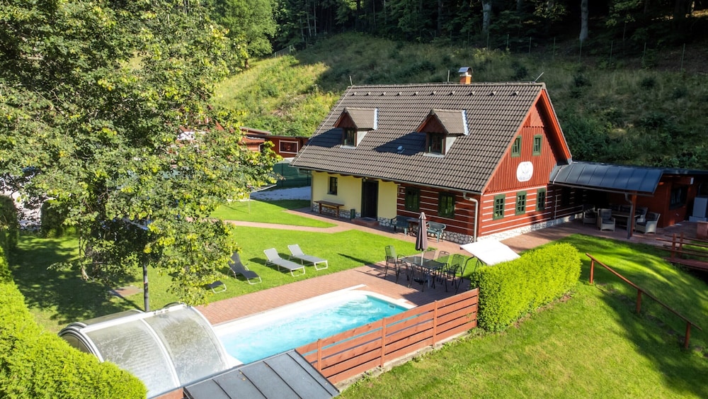 Villa in Rudnik With Pool & Sauna Retreat