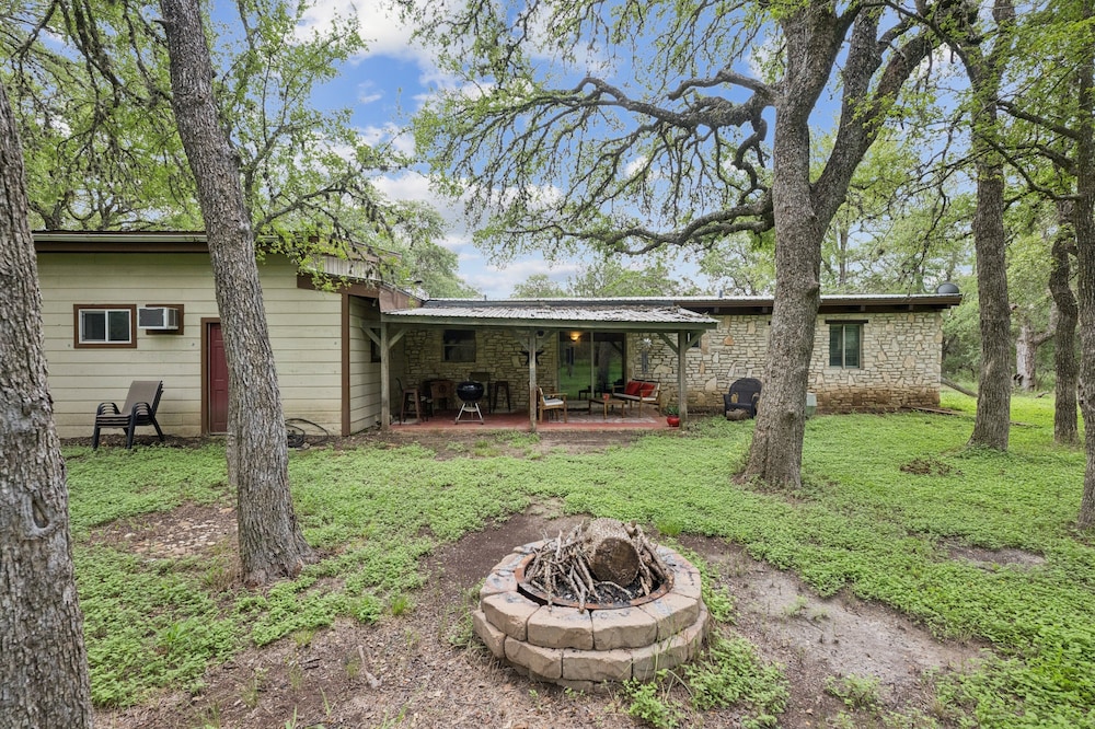 Hill Country Getaway Near San Marcos River 3 Bedroom Home