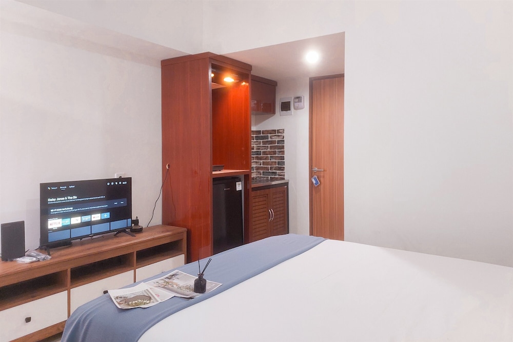 Cozy Studio Apartment At Cisauk Point