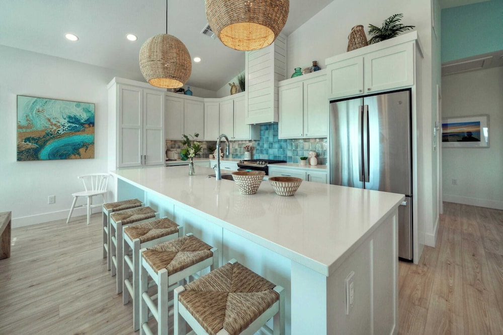 Sleeps 22 2 Homes w/ Private Pool + Patio Walkable Location, Golf Cart Zone