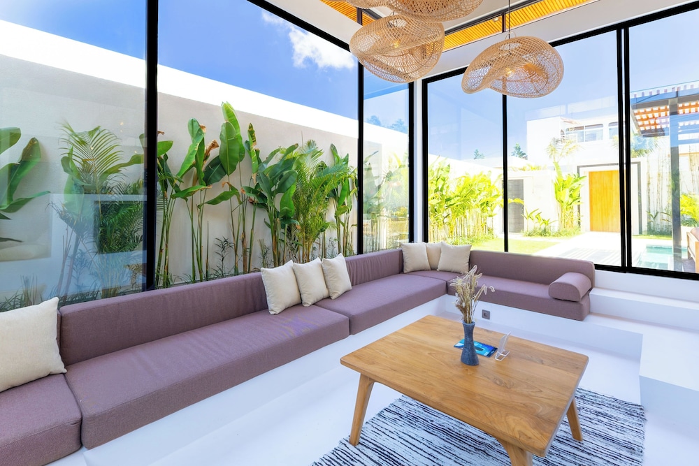 Villa Linaria by Pertama Management