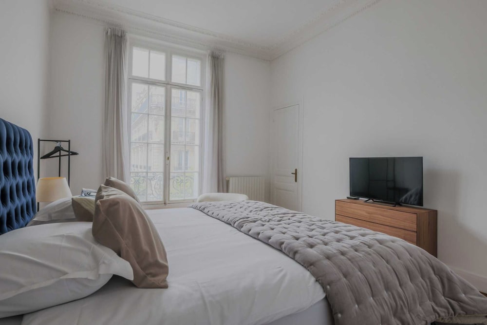 Spacious Apartment - 5br/12p - Chaillot